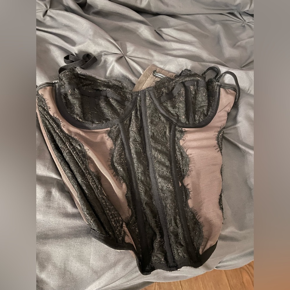 urban outfitters corset